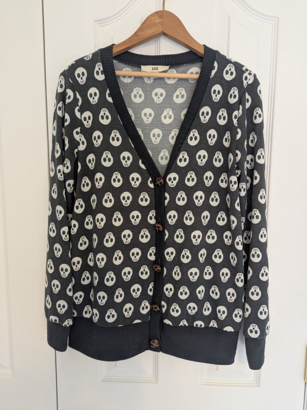 ISSI Skull Cardigan Sweater Medium Gray White Halloween Goth Punk Grunge V-Neck